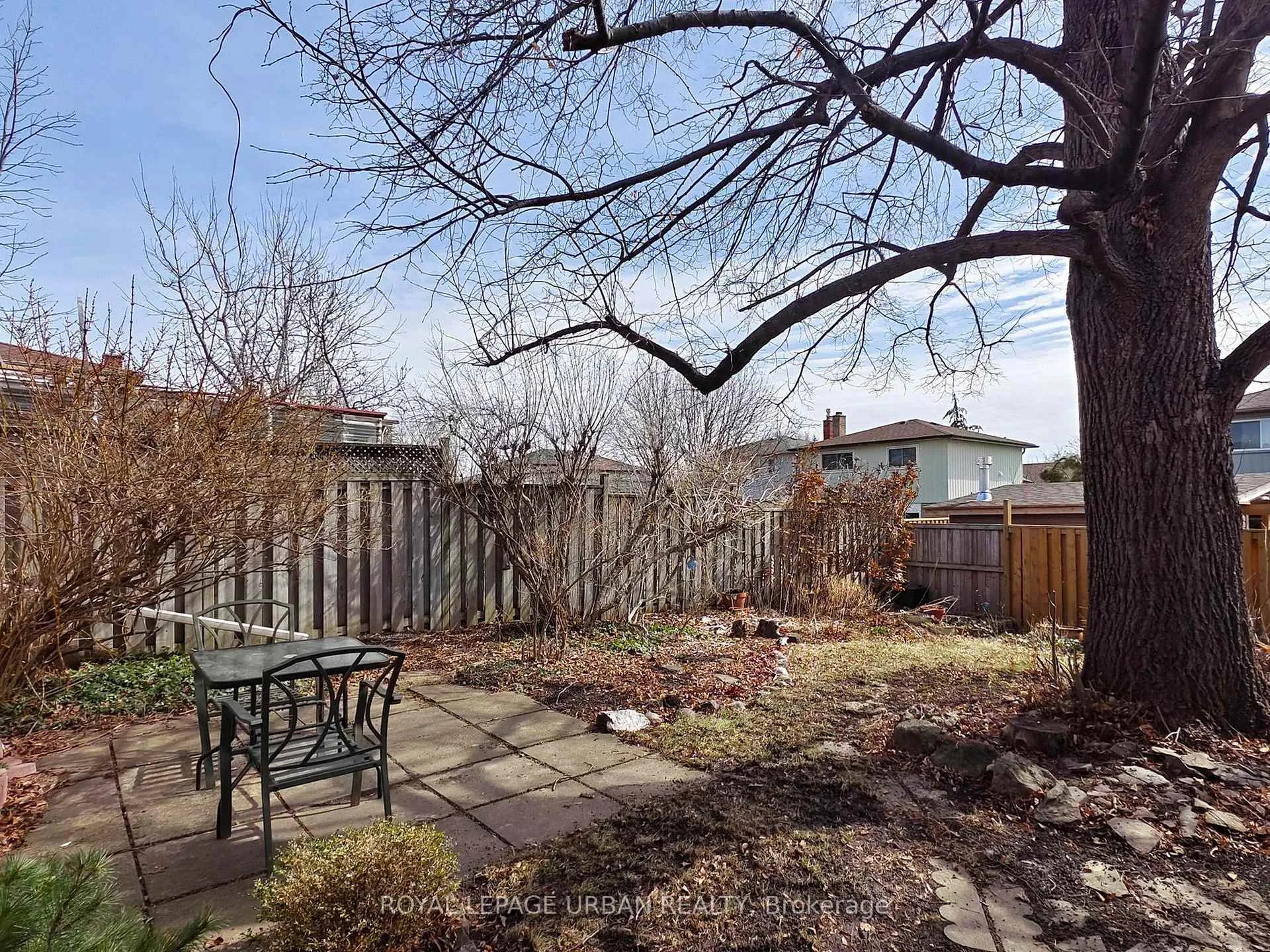 Photo 43 of 733 Consort Crescent, Mississauga, Erindale — HOMEH