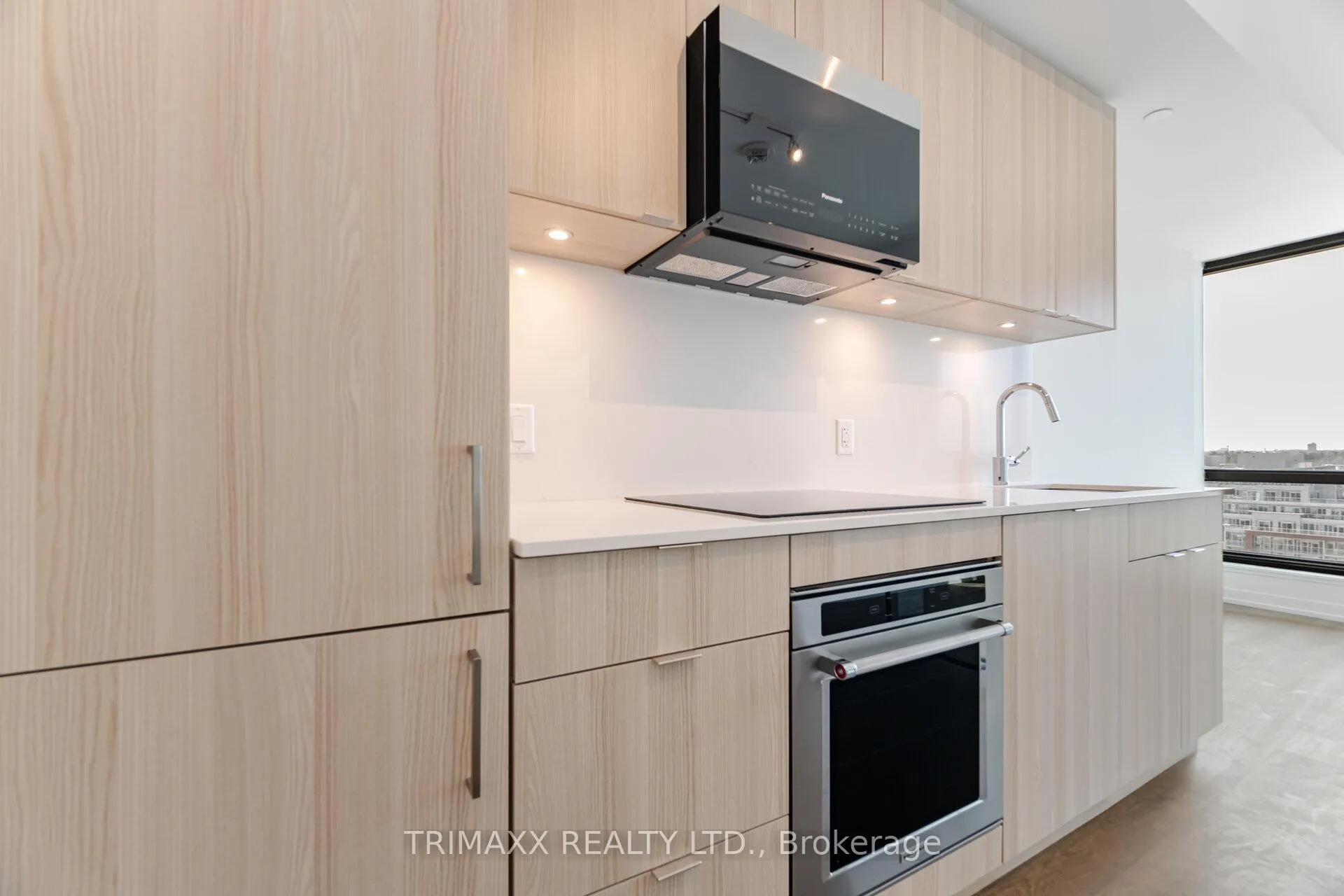 Photo 8 of Unit 906, 251 Masonry Way, Mississauga, Port Credit — HOMEH