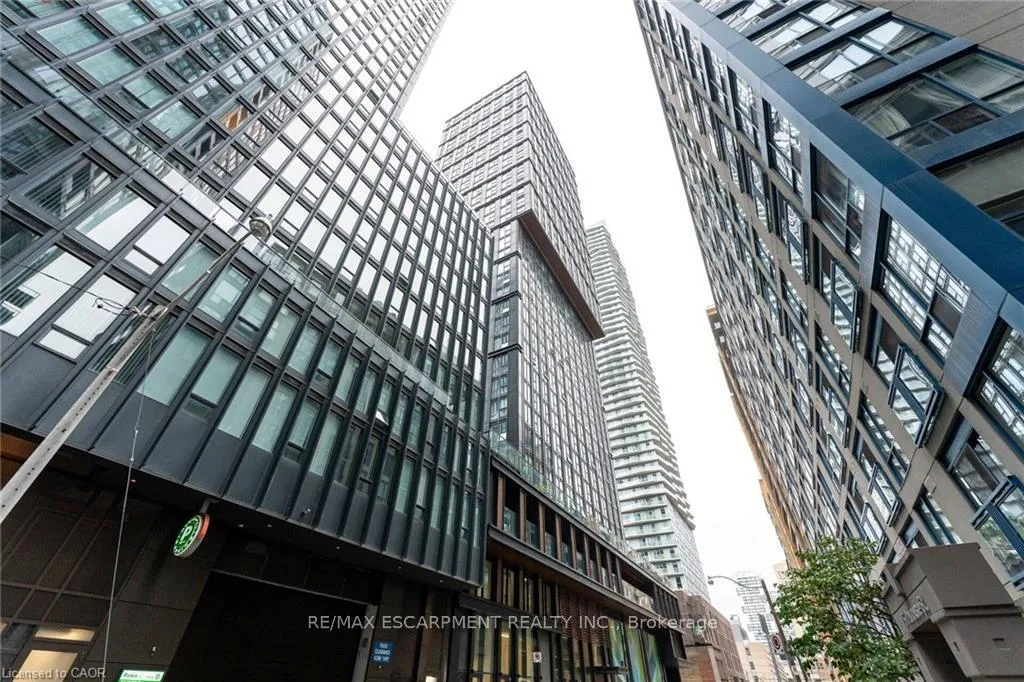 Front of Unit 909, 82 Dalhousie Street