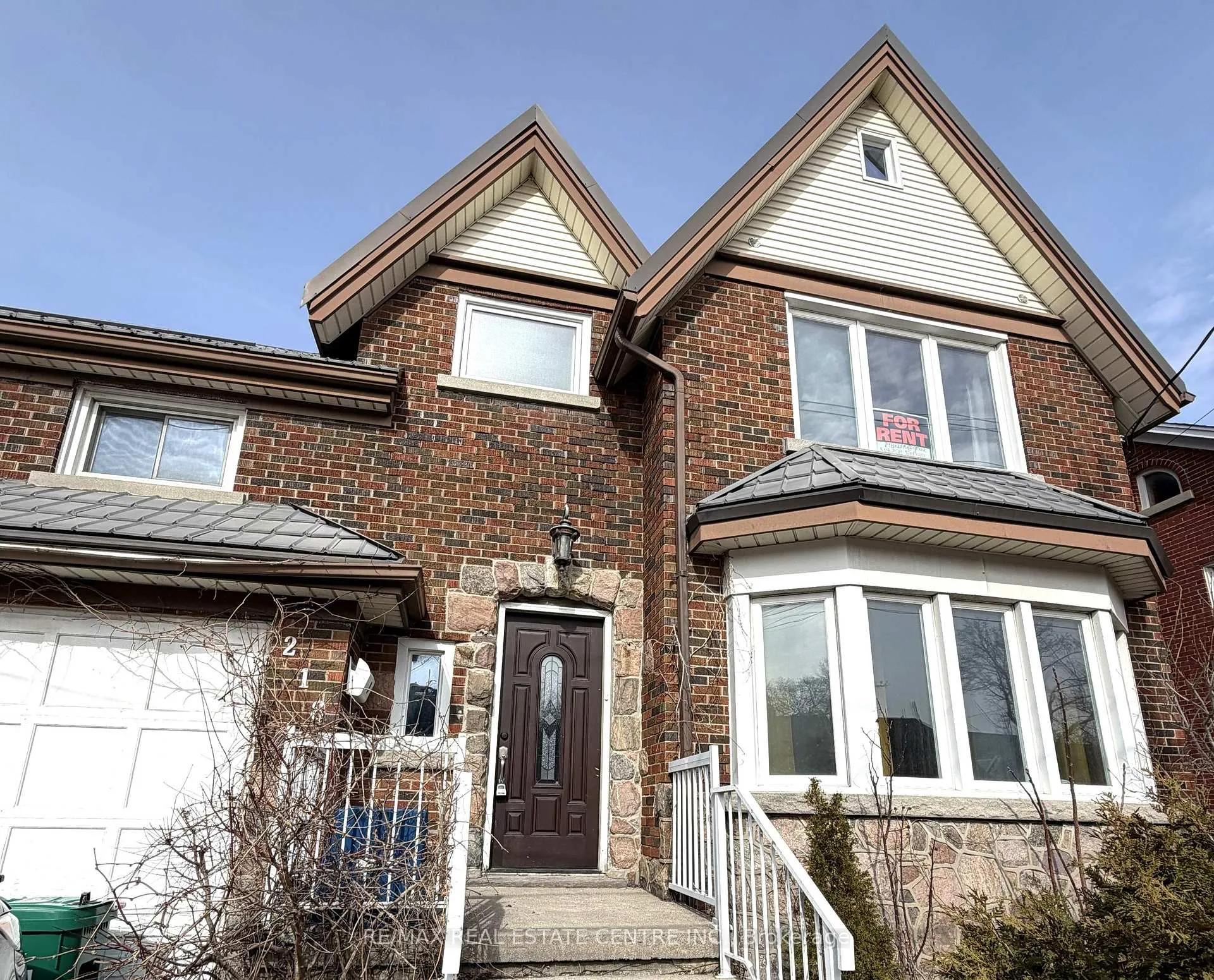 Front of 218 Weber Street E