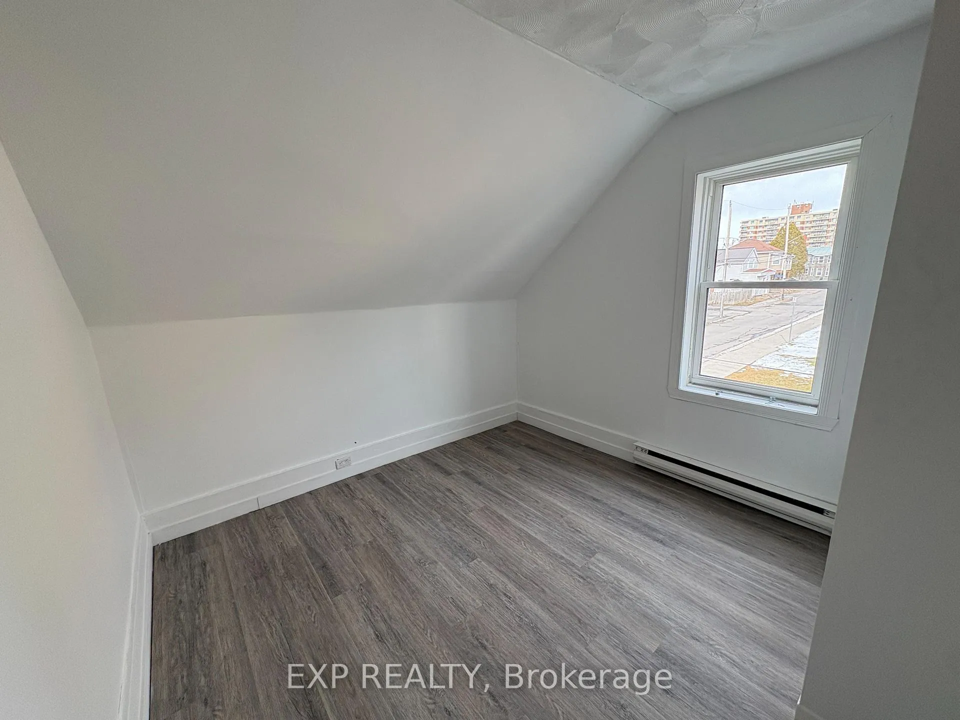 Photo 8 of 226 First Street W, Cornwall — HOMEH