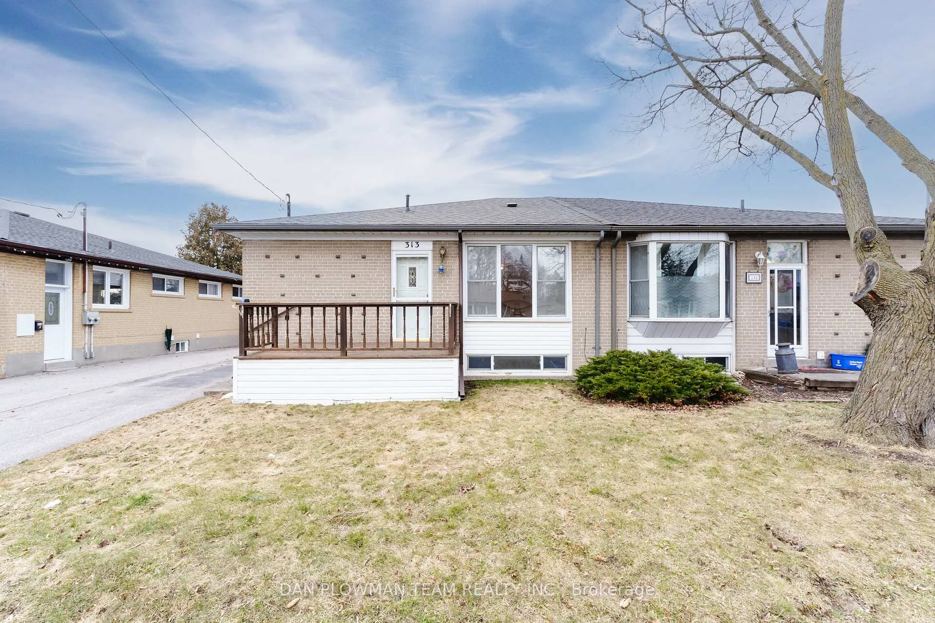 Photo 2 of 313 Dovedale Drive, Whitby, Downtown Whitby — HOMEH