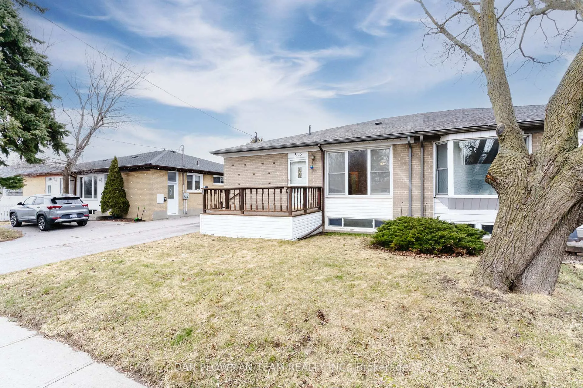 Photo 3 of 313 Dovedale Drive, Whitby, Downtown Whitby — HOMEH