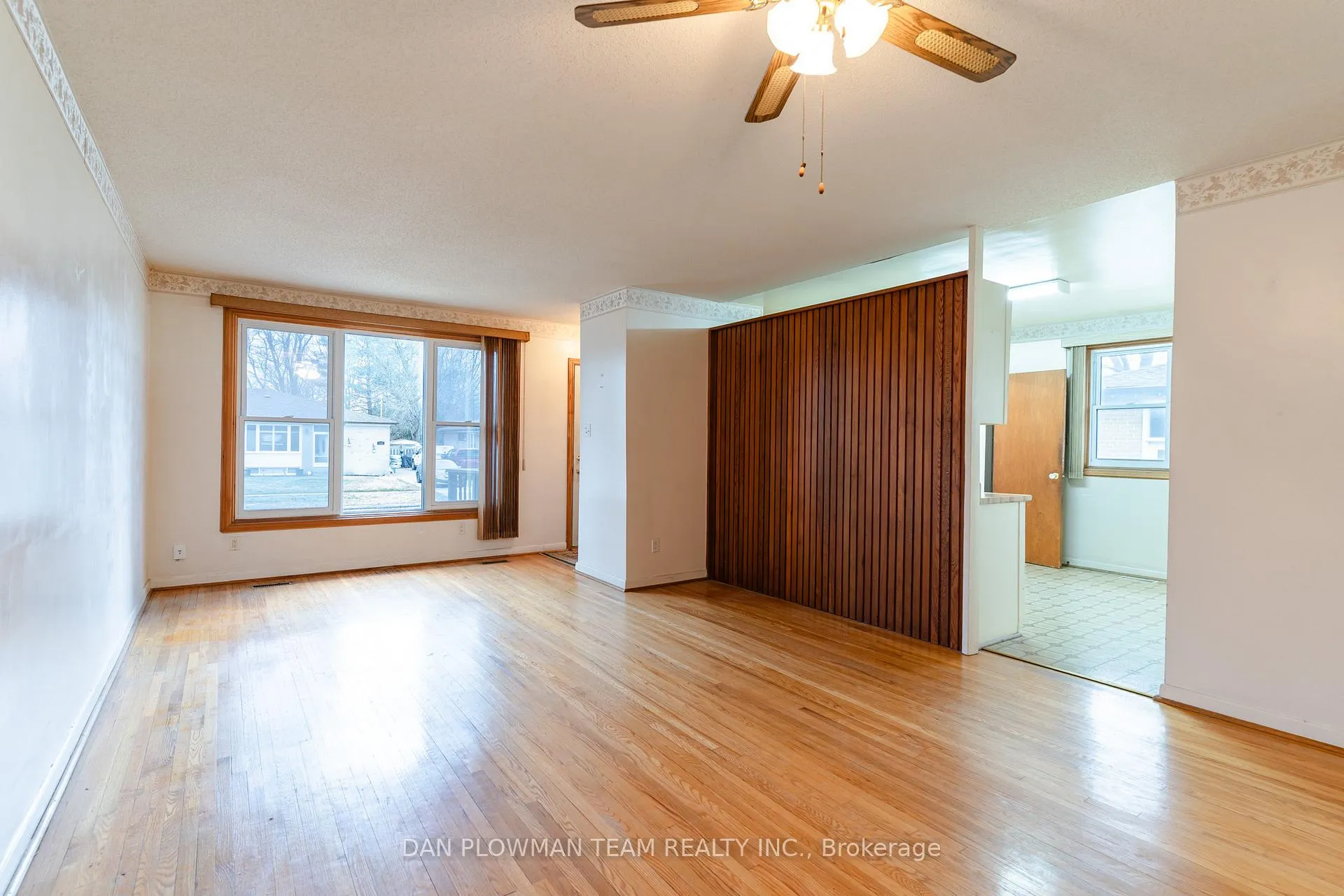 Photo 9 of 313 Dovedale Drive, Whitby, Downtown Whitby — HOMEH