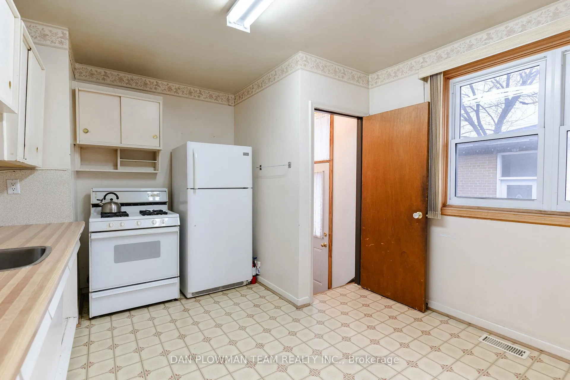 Photo 11 of 313 Dovedale Drive, Whitby, Downtown Whitby — HOMEH