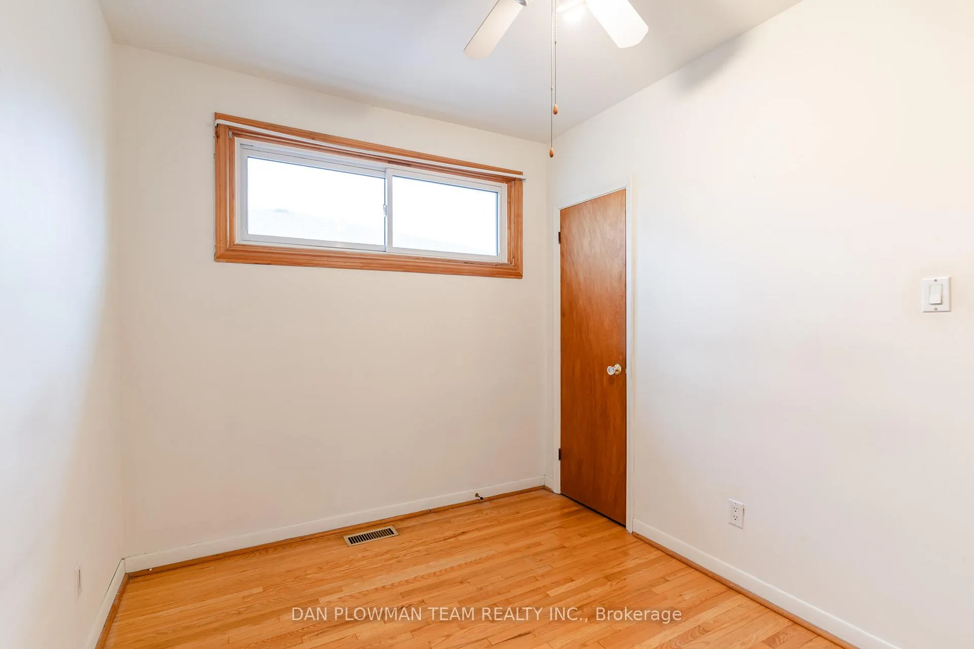 Photo 16 of 313 Dovedale Drive, Whitby, Downtown Whitby — HOMEH