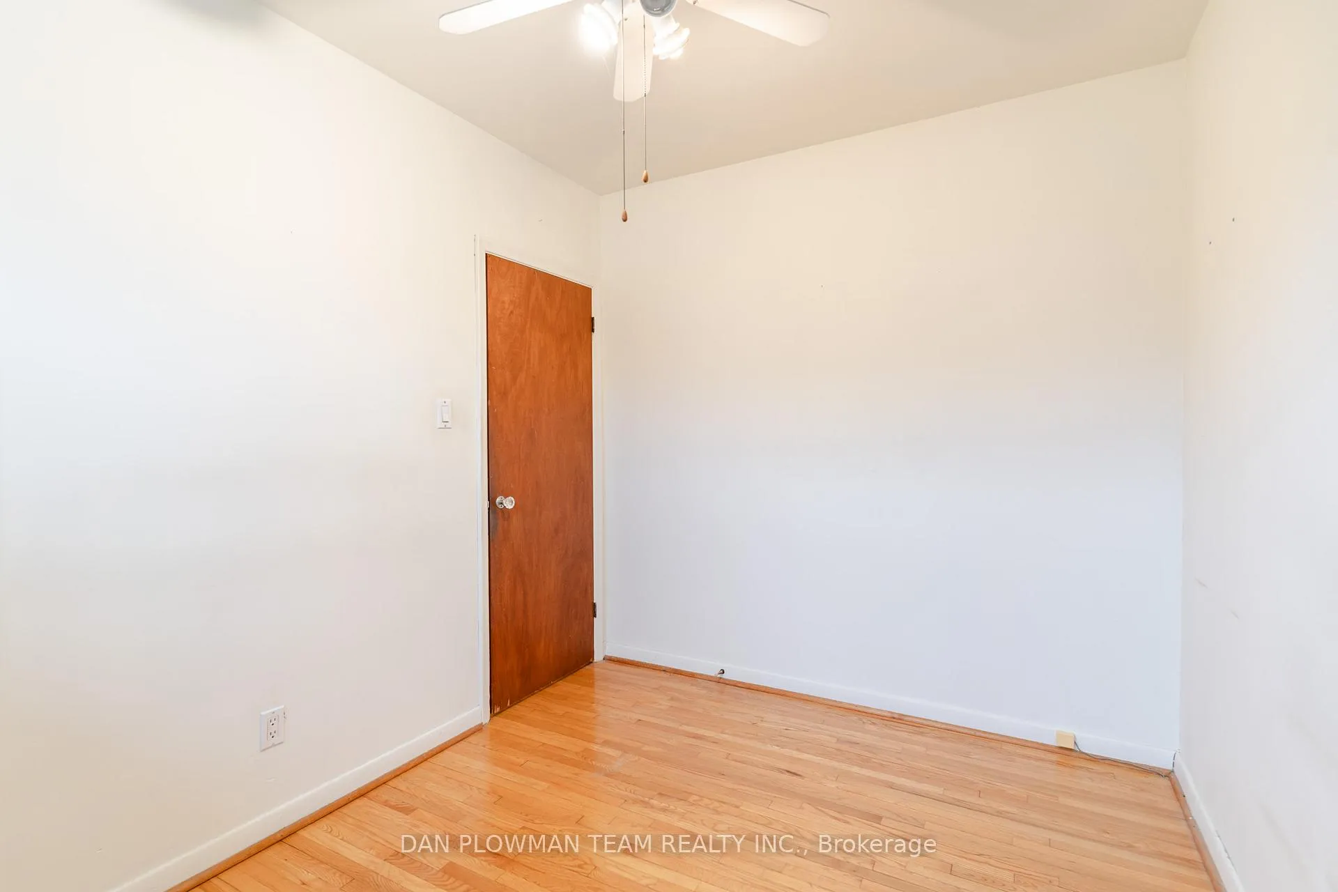 Photo 17 of 313 Dovedale Drive, Whitby, Downtown Whitby — HOMEH