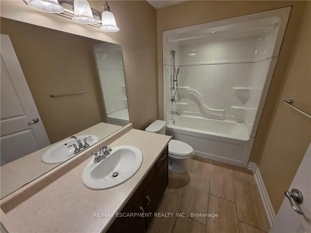 Photo 6 of 5 Jaczenko Terrace, Hamilton, Kennedy — HOMEH