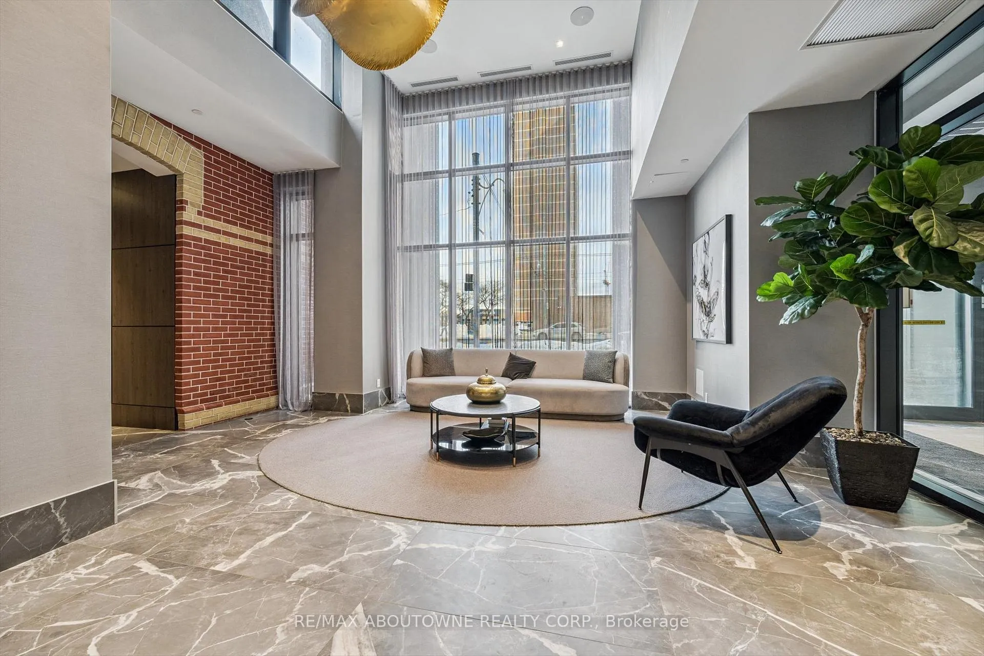 Photo 2 of Unit 802, 286 Main Street, Toronto, East End-Danforth — HOMEH
