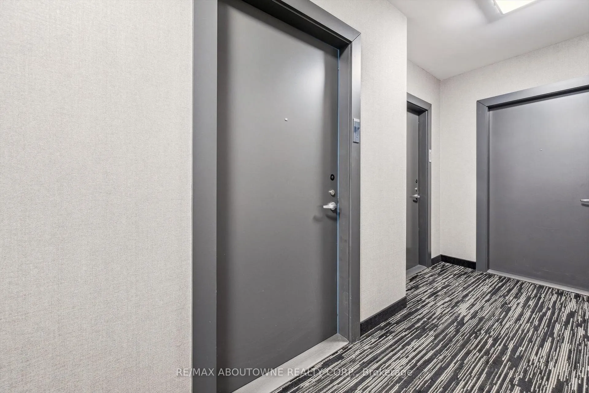 Photo 3 of Unit 802, 286 Main Street, Toronto, East End-Danforth — HOMEH