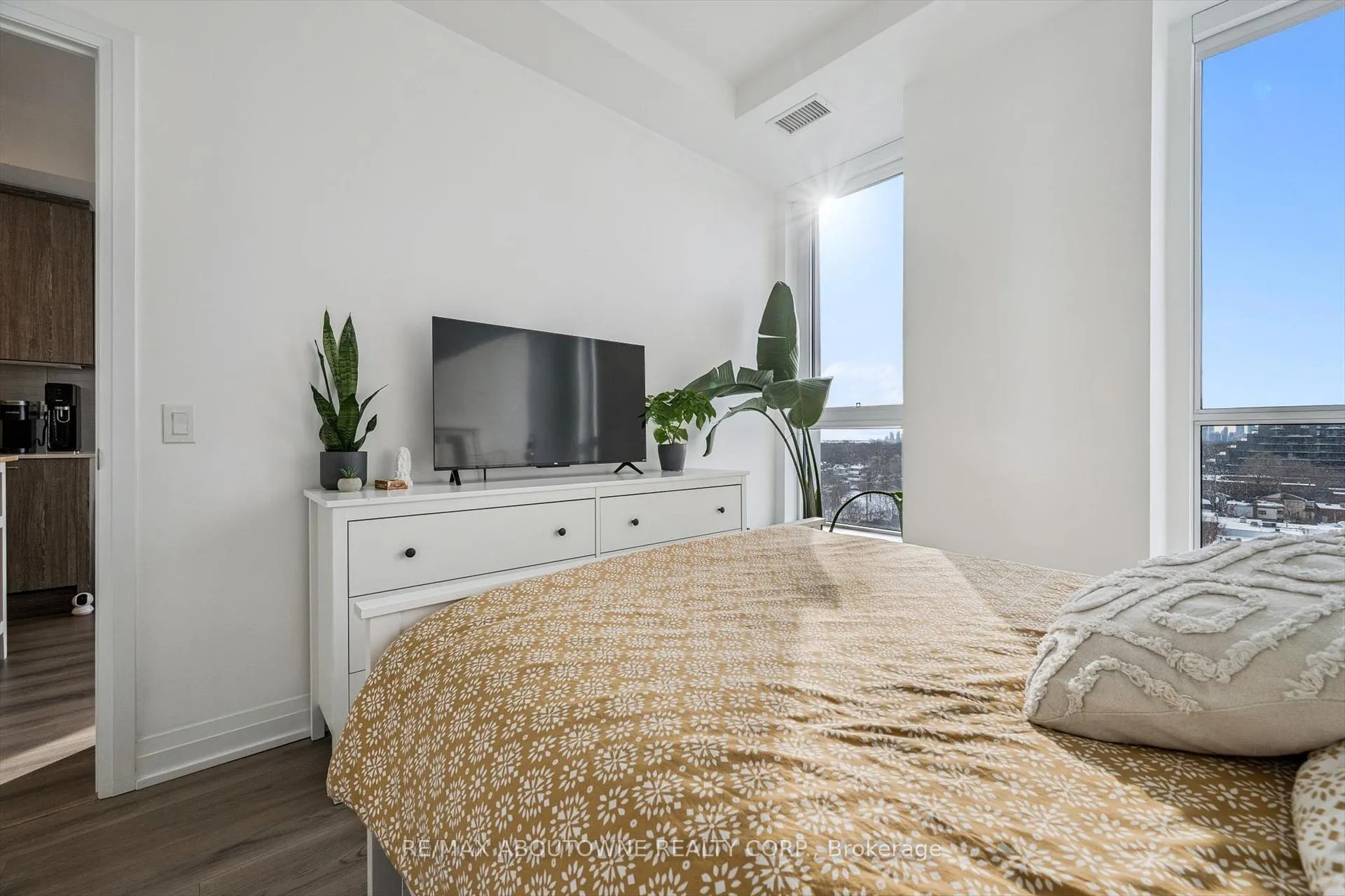 Photo 14 of Unit 802, 286 Main Street, Toronto, East End-Danforth — HOMEH