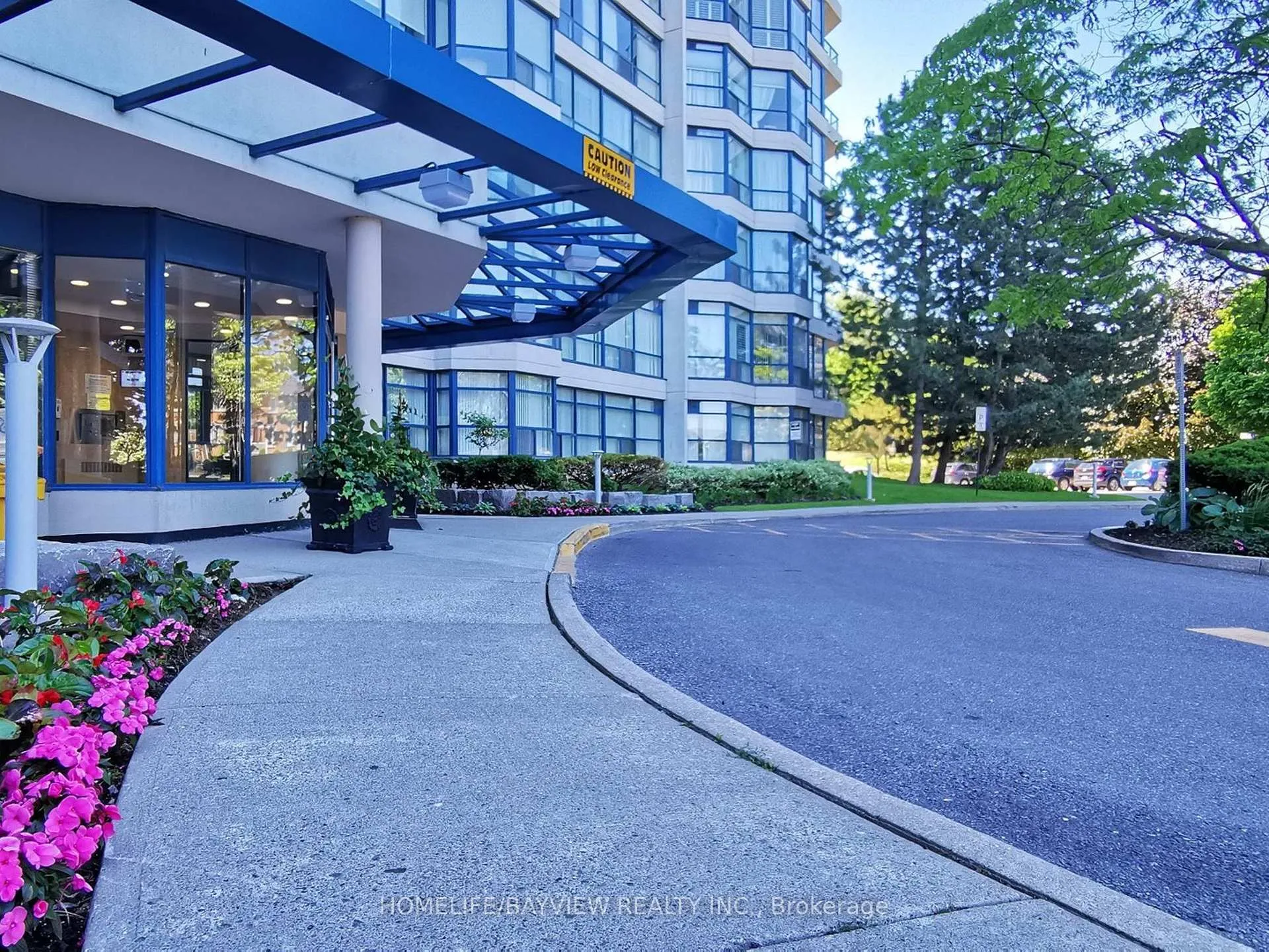 Photo 3 of Unit 1004, 1 Clark Avenue W, Vaughan, Crestwood-Springfarm-Yorkhill — HOMEH