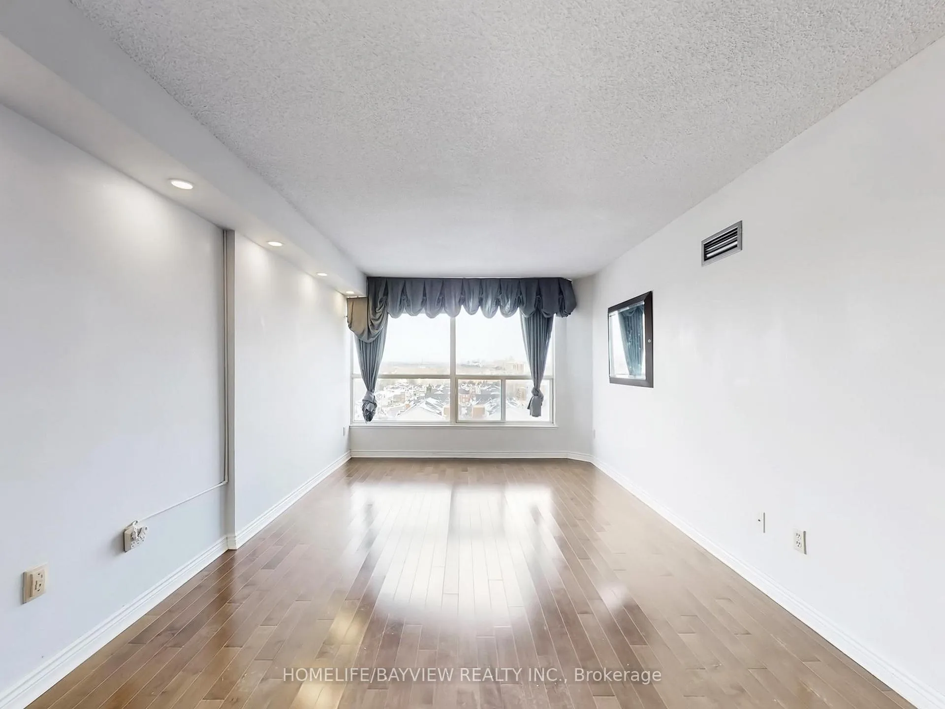 Photo 26 of Unit 1004, 1 Clark Avenue W, Vaughan, Crestwood-Springfarm-Yorkhill — HOMEH