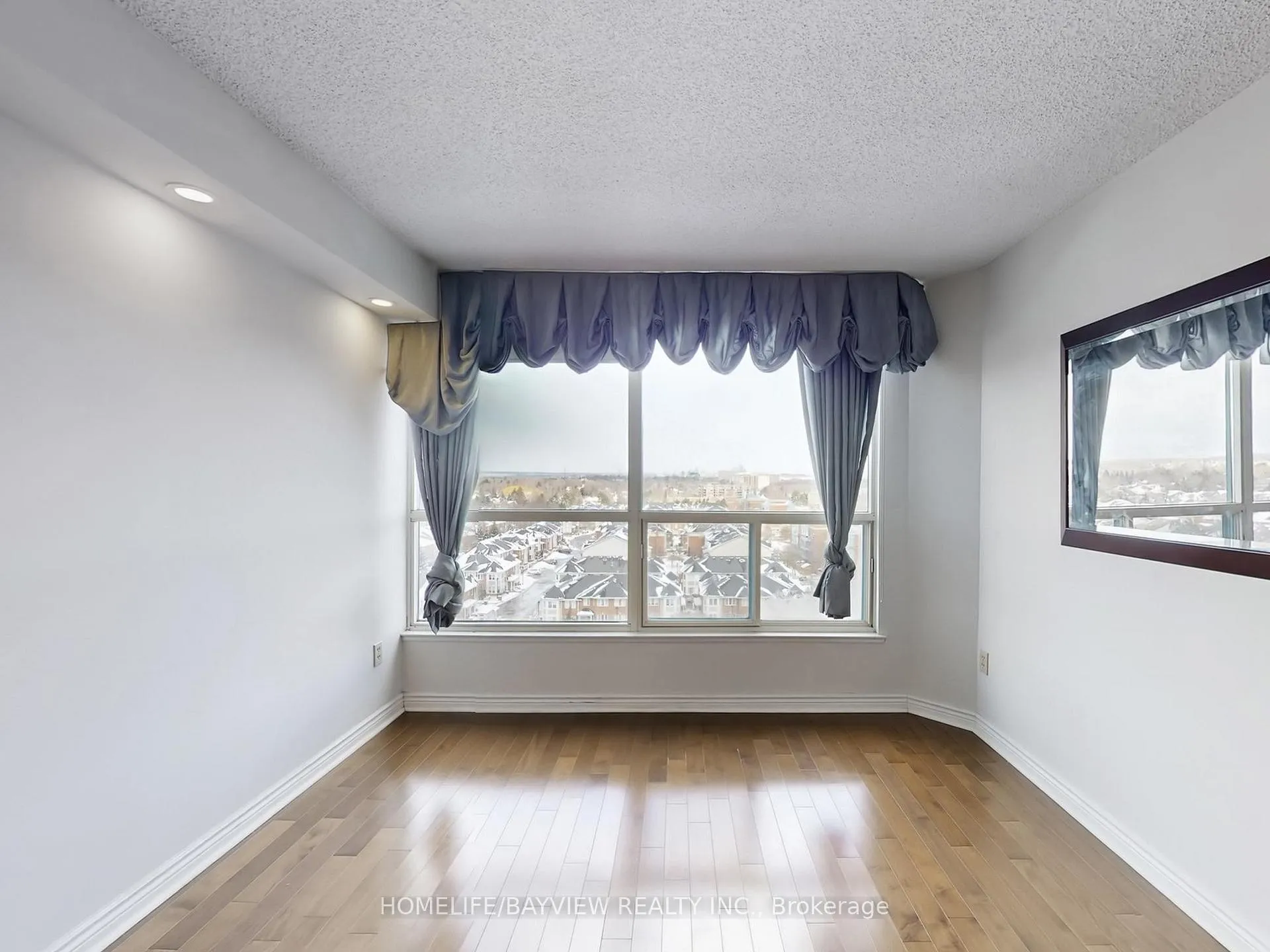 Photo 27 of Unit 1004, 1 Clark Avenue W, Vaughan, Crestwood-Springfarm-Yorkhill — HOMEH
