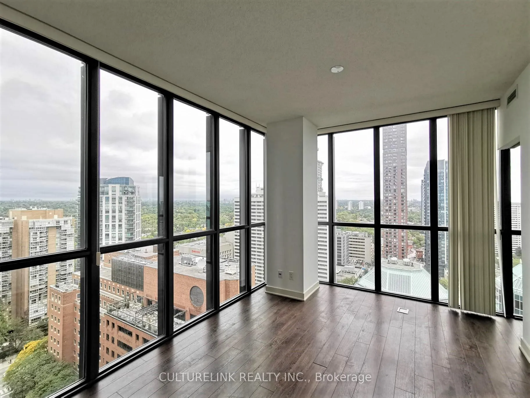 Photo 5 of Unit 2608, 110 Charles Street E, Toronto, Church-Yonge Corridor — HOMEH