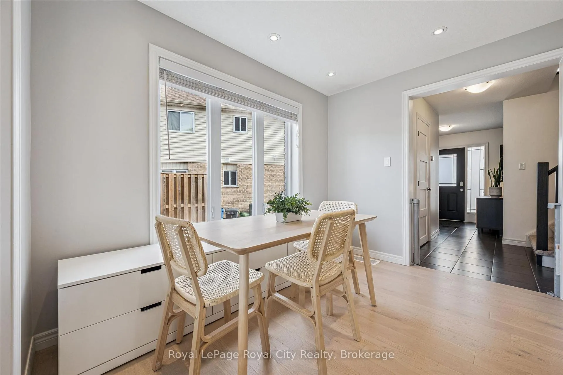 Photo 4 of 82 John Brabson Crescent, Guelph, Kortright East — HOMEH