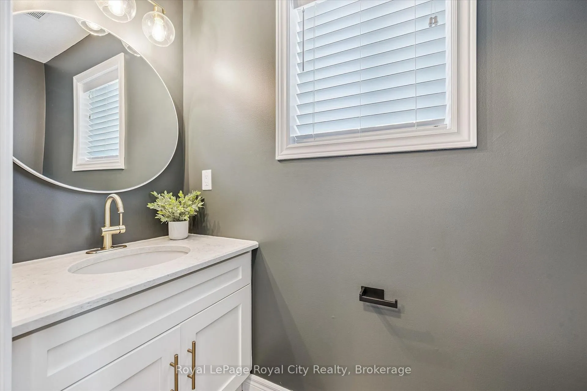 Photo 13 of 82 John Brabson Crescent, Guelph, Kortright East — HOMEH