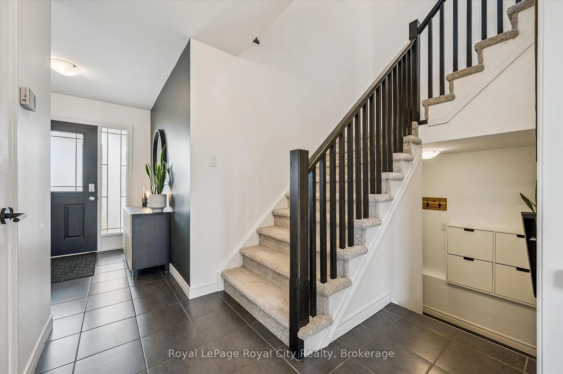 Photo 16 of 82 John Brabson Crescent, Guelph, Kortright East — HOMEH
