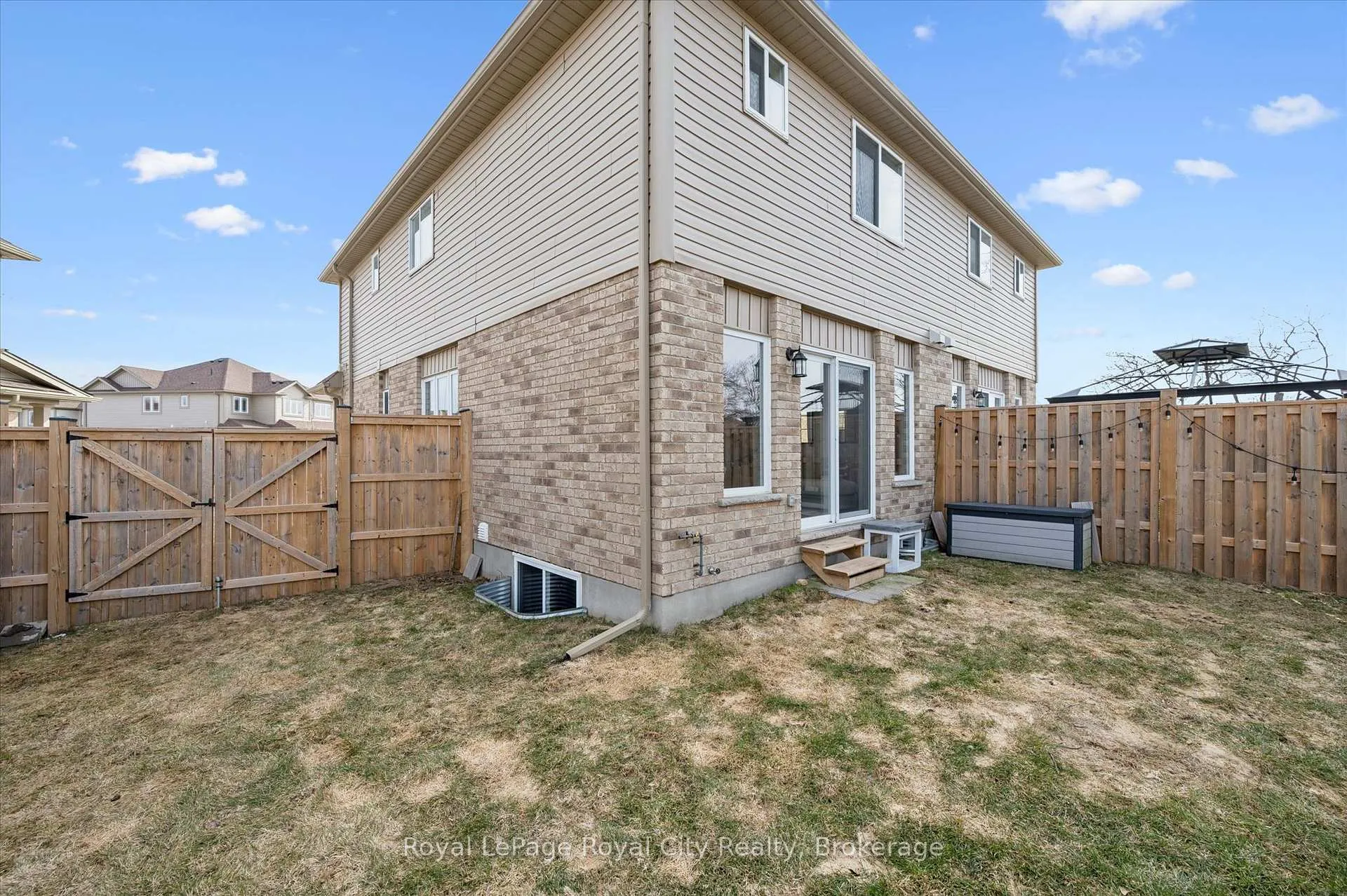 Photo 36 of 82 John Brabson Crescent, Guelph, Kortright East — HOMEH