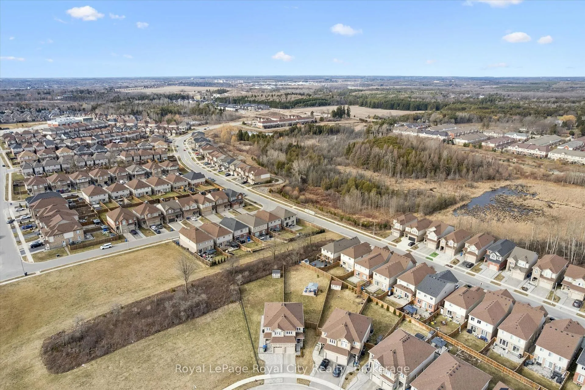 Photo 42 of 82 John Brabson Crescent, Guelph, Kortright East — HOMEH