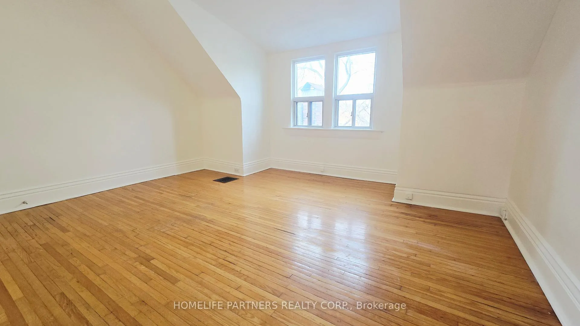 Photo 17 of 86 Macdonell Avenue, Toronto, Roncesvalles — HOMEH