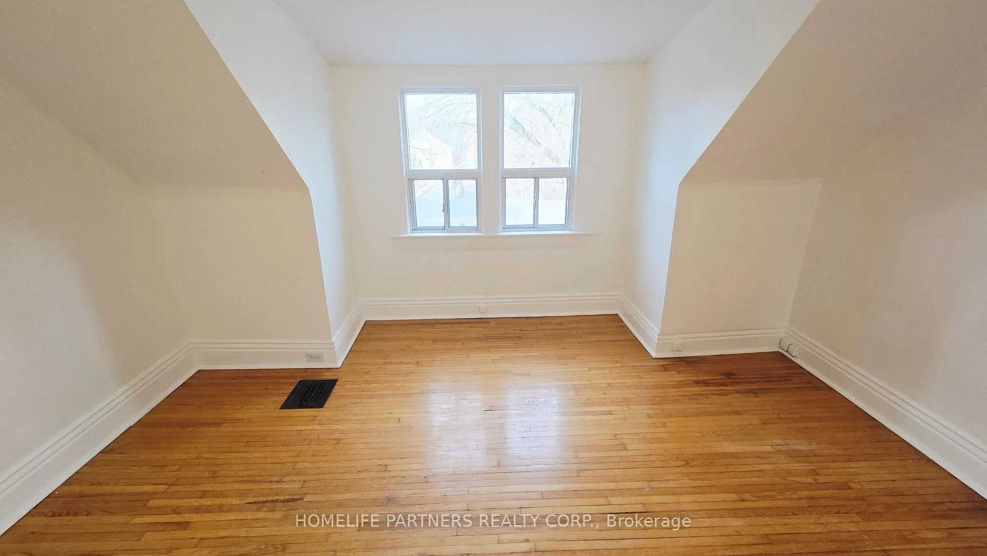 Photo 20 of 86 Macdonell Avenue, Toronto, Roncesvalles — HOMEH
