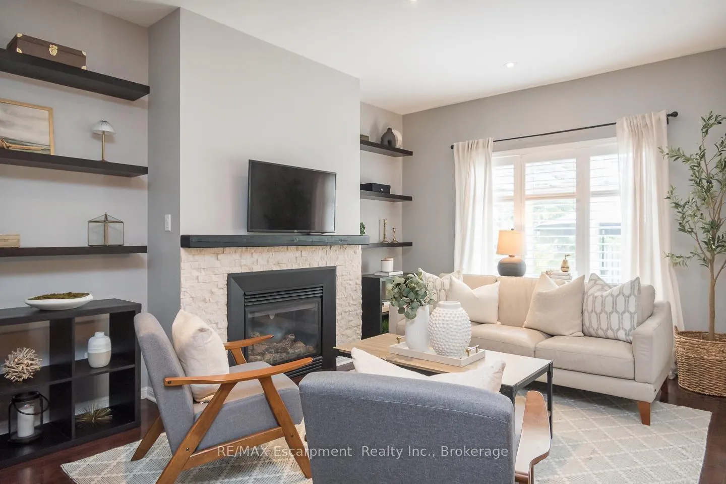 Photo 5 of 2377 Stone Glen Crescent, Oakville, Westmount — HOMEH