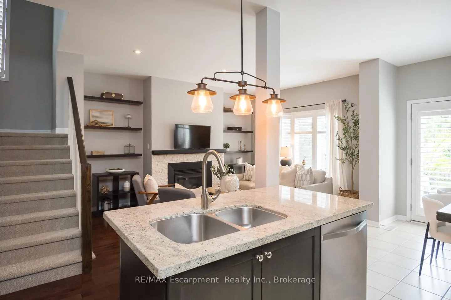 Photo 9 of 2377 Stone Glen Crescent, Oakville, Westmount — HOMEH