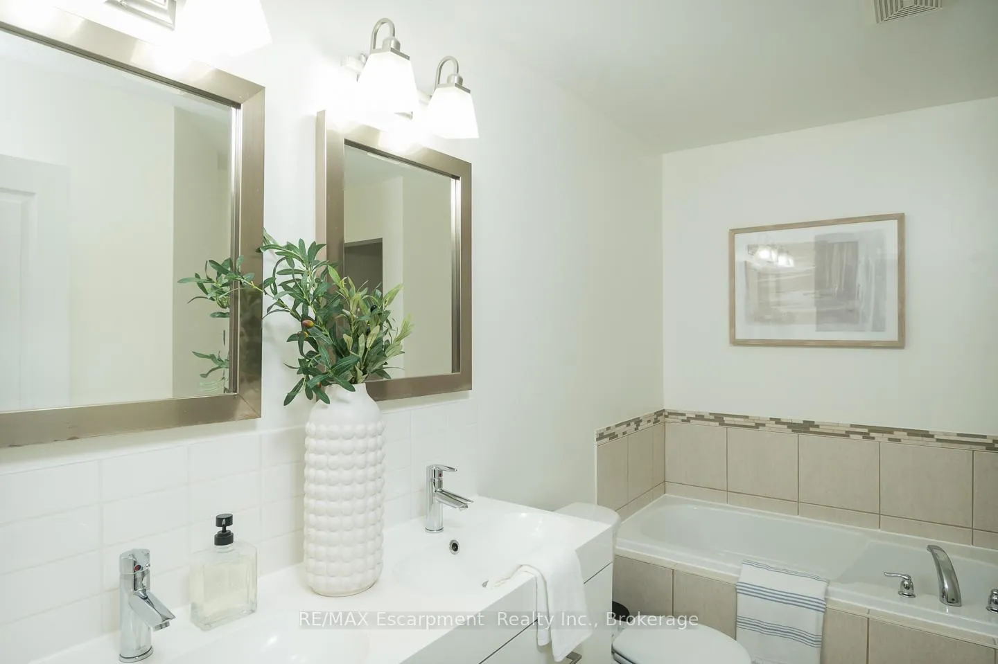 Photo 20 of 2377 Stone Glen Crescent, Oakville, Westmount — HOMEH