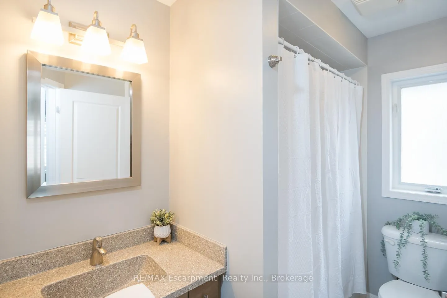 Photo 27 of 2377 Stone Glen Crescent, Oakville, Westmount — HOMEH