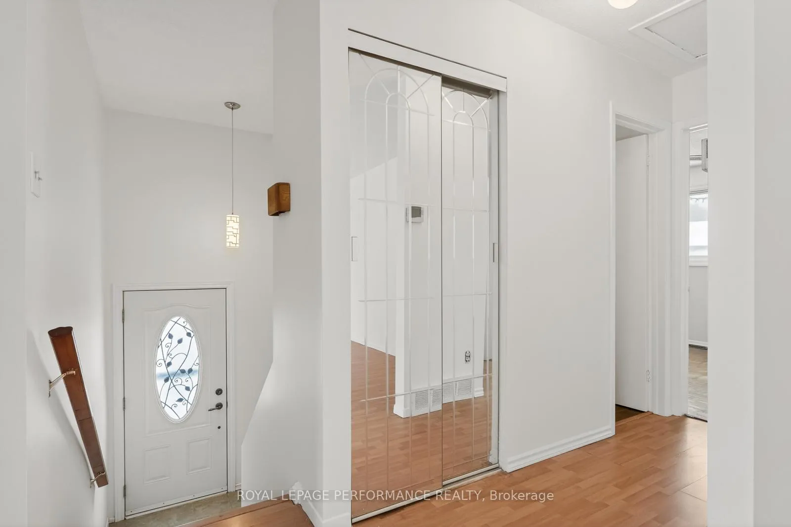Photo 5 of 194 Mcelroy Drive, Ottawa, Kanata - Glencairn/Hazeldean — HOMEH