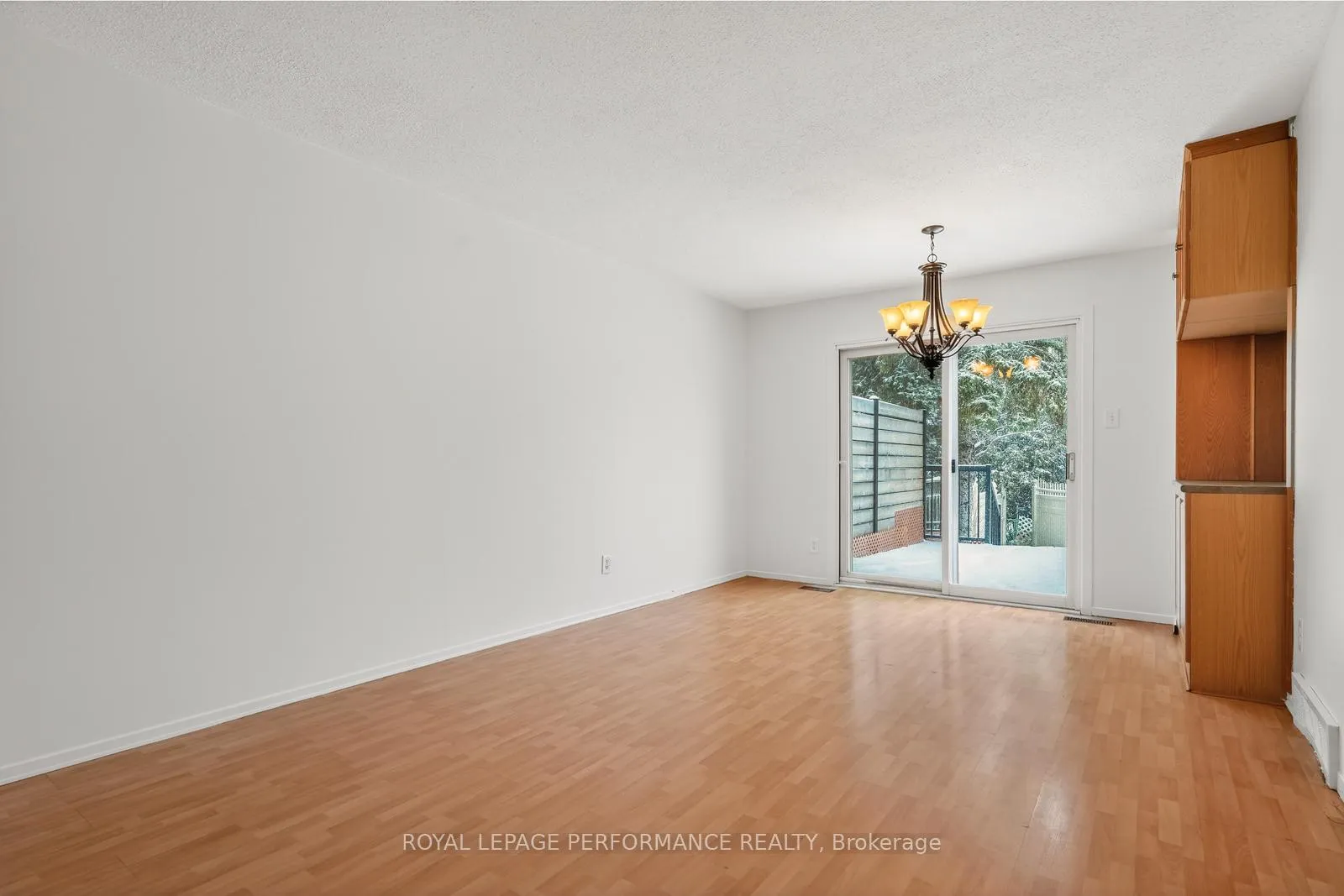 Photo 6 of 194 Mcelroy Drive, Ottawa, Kanata - Glencairn/Hazeldean — HOMEH