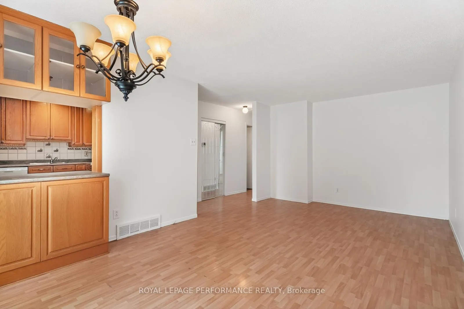 Photo 8 of 194 Mcelroy Drive, Ottawa, Kanata - Glencairn/Hazeldean — HOMEH
