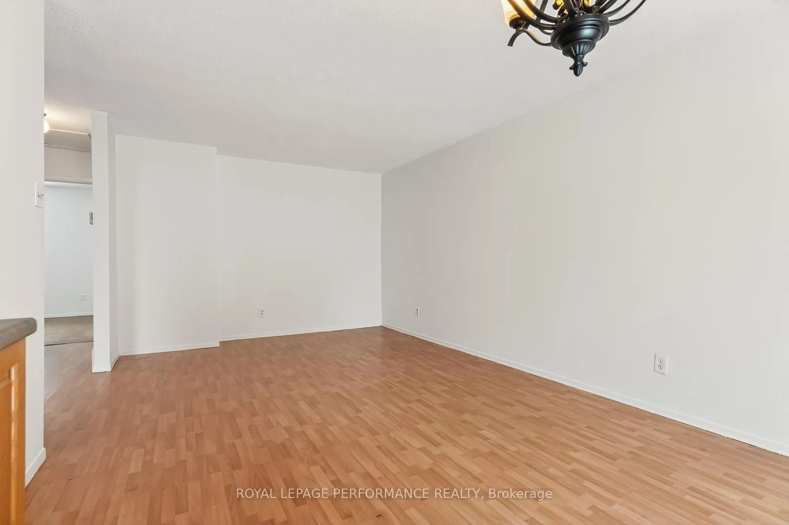 Photo 9 of 194 Mcelroy Drive, Ottawa, Kanata - Glencairn/Hazeldean — HOMEH