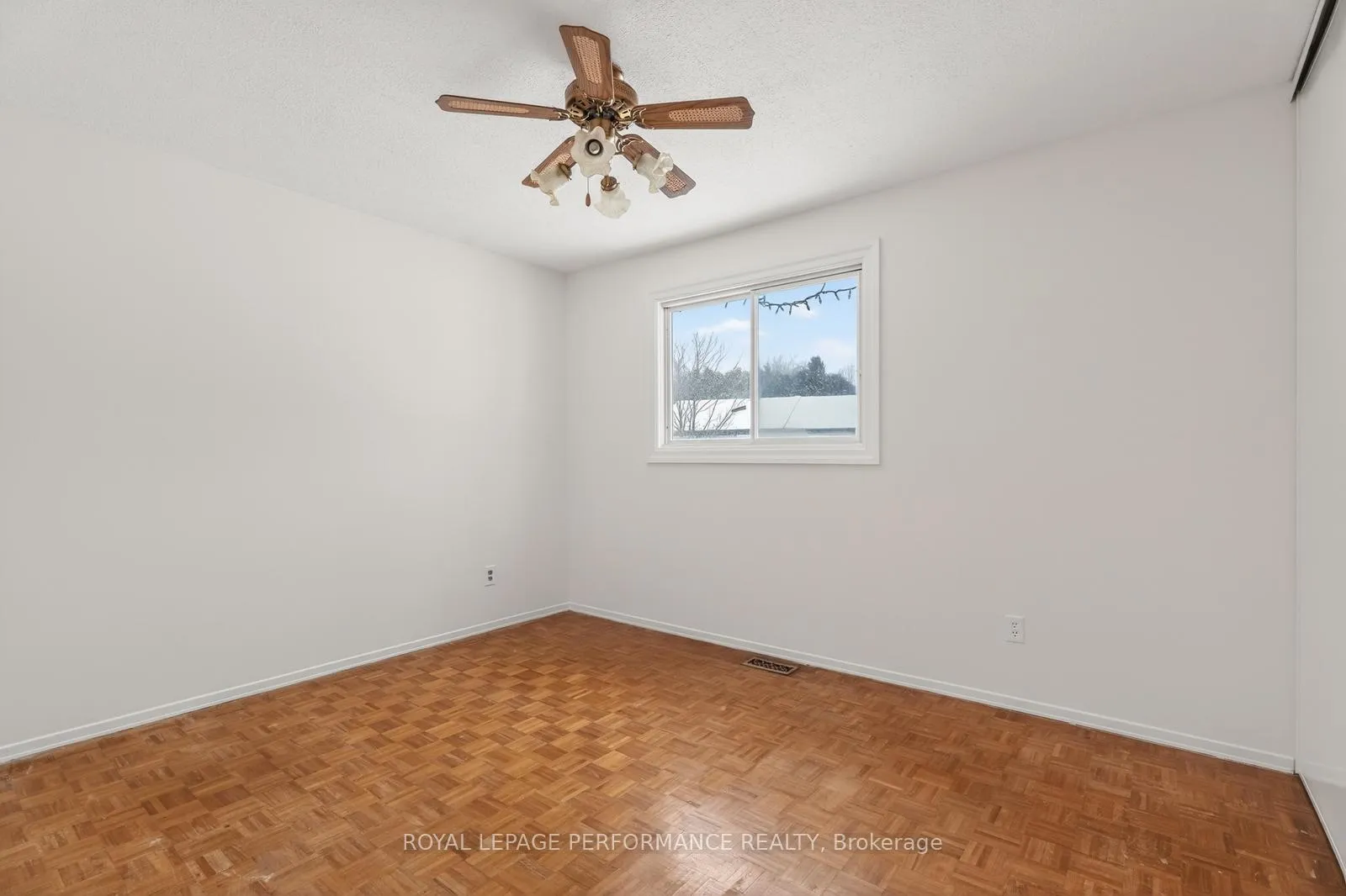 Photo 14 of 194 Mcelroy Drive, Ottawa, Kanata - Glencairn/Hazeldean — HOMEH