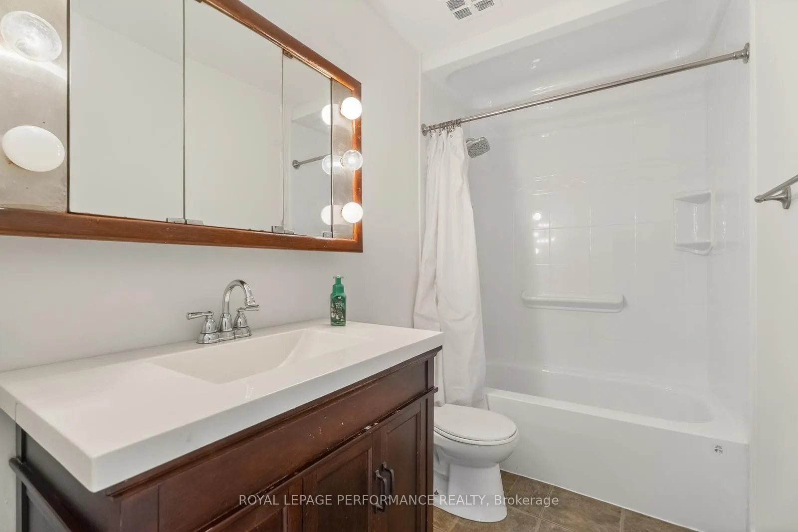 Photo 16 of 194 Mcelroy Drive, Ottawa, Kanata - Glencairn/Hazeldean — HOMEH