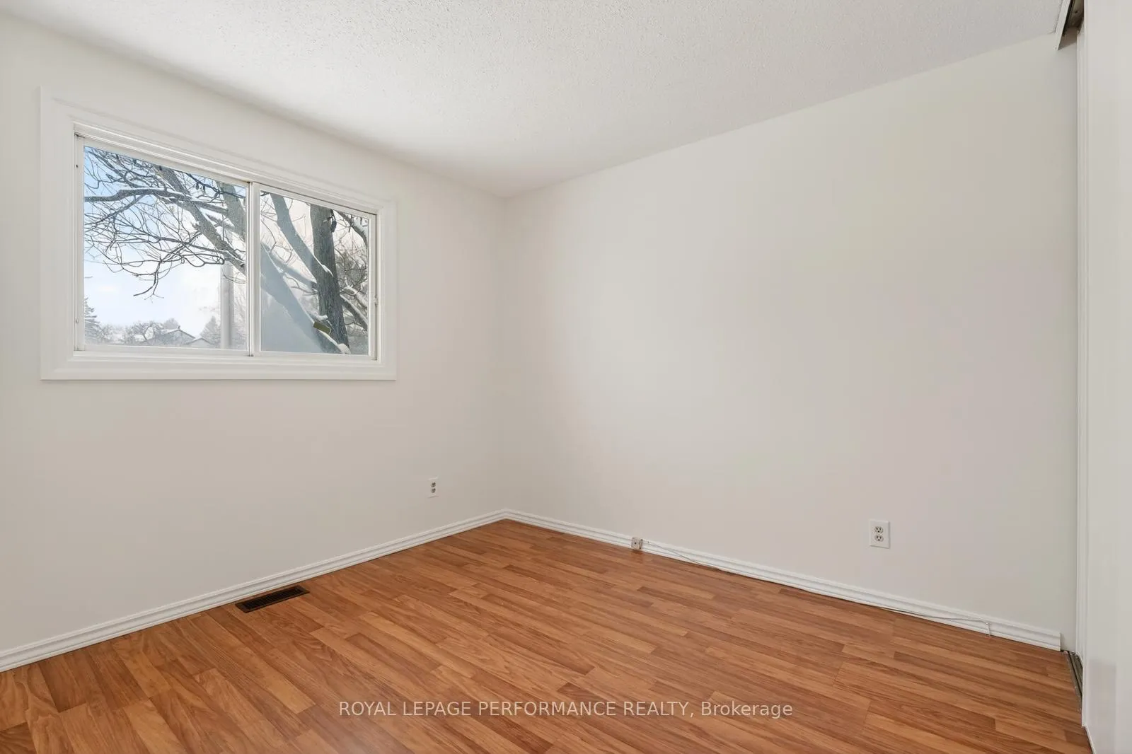 Photo 17 of 194 Mcelroy Drive, Ottawa, Kanata - Glencairn/Hazeldean — HOMEH