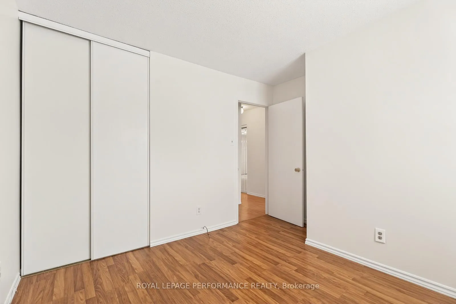 Photo 18 of 194 Mcelroy Drive, Ottawa, Kanata - Glencairn/Hazeldean — HOMEH