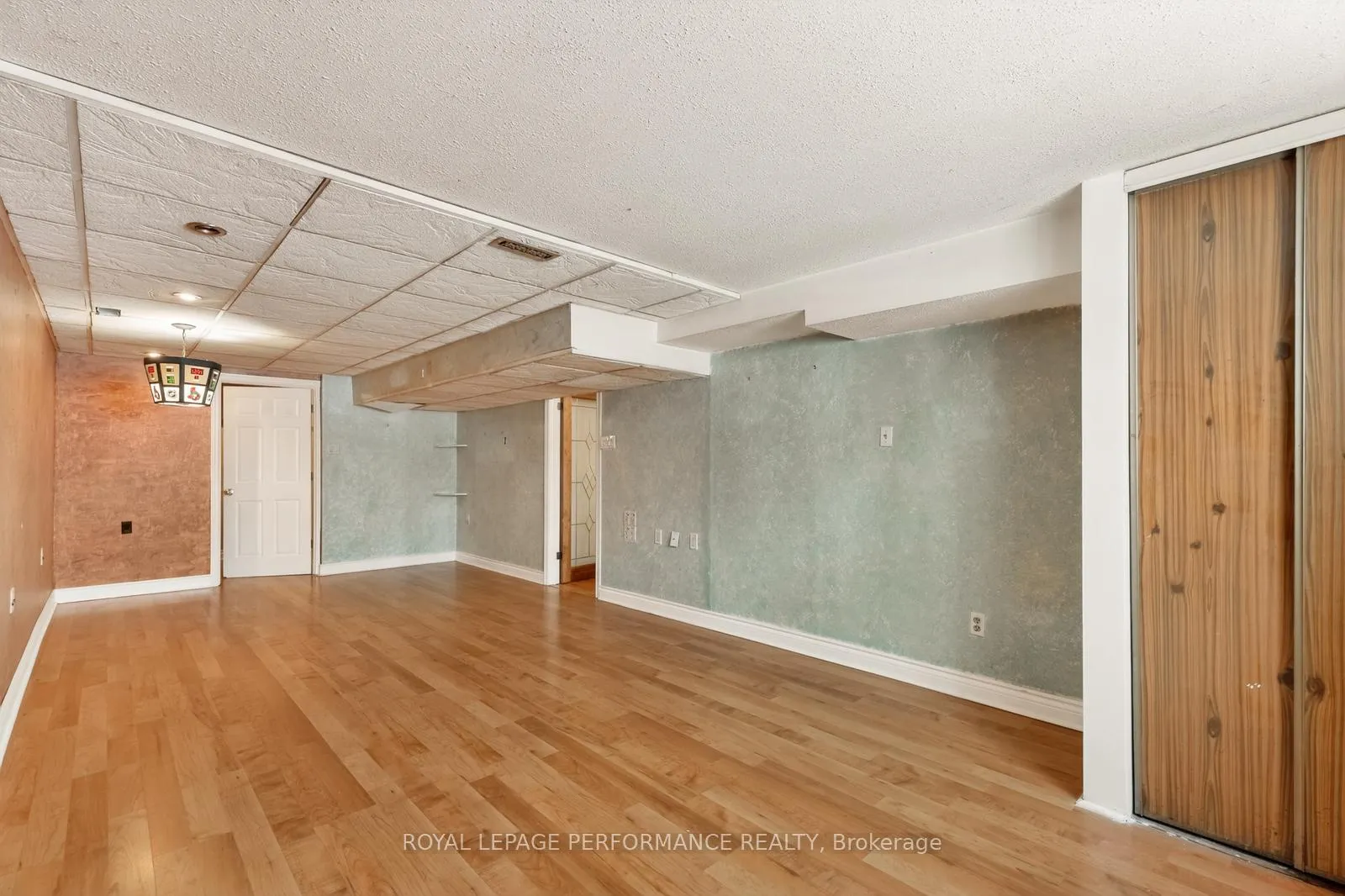 Photo 21 of 194 Mcelroy Drive, Ottawa, Kanata - Glencairn/Hazeldean — HOMEH