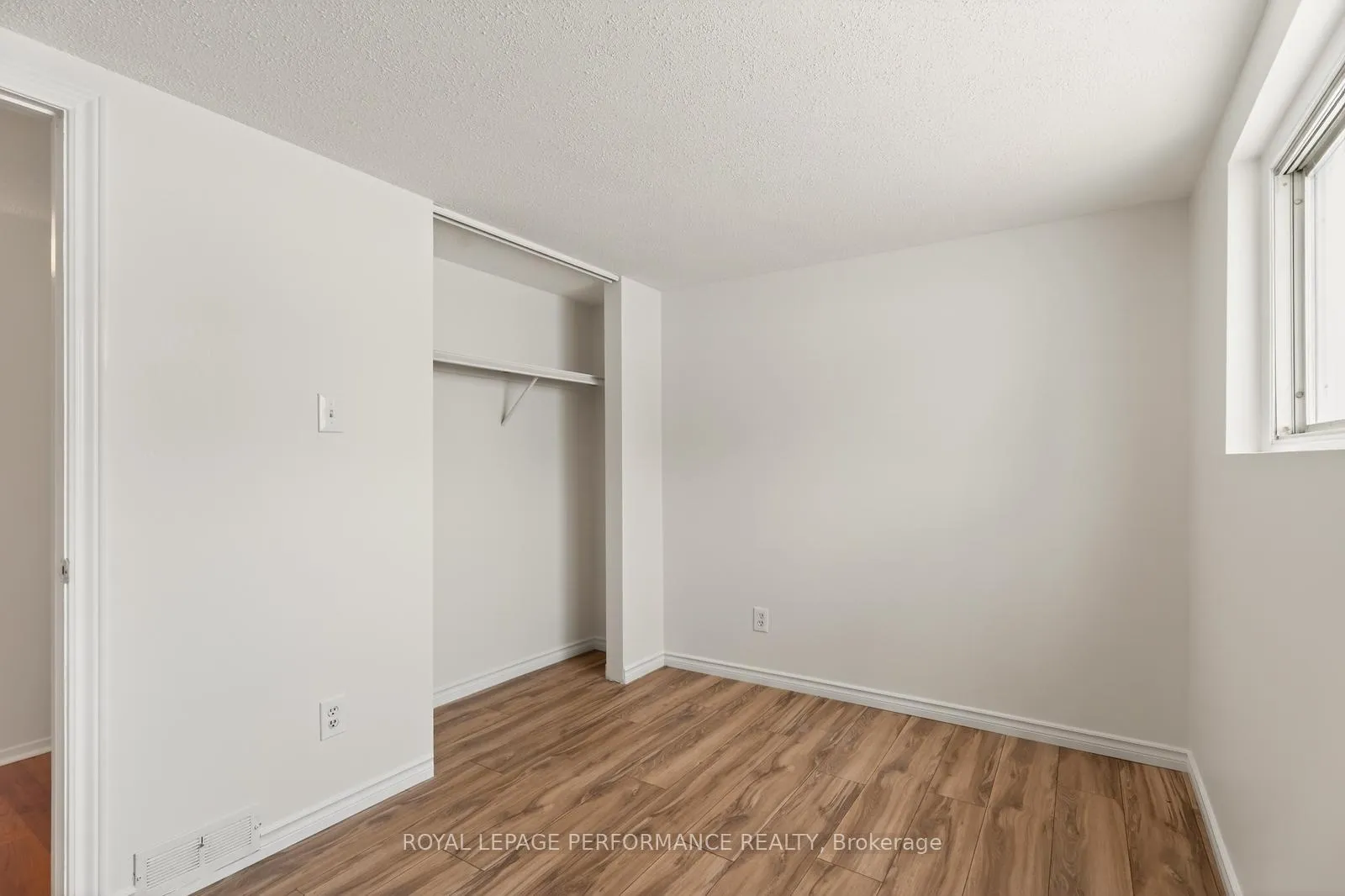 Photo 25 of 194 Mcelroy Drive, Ottawa, Kanata - Glencairn/Hazeldean — HOMEH