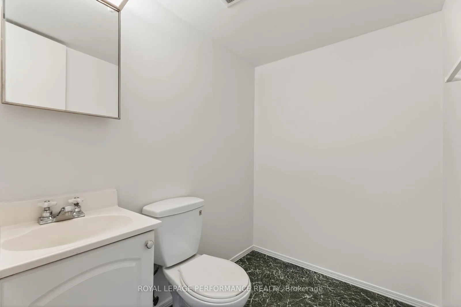Photo 26 of 194 Mcelroy Drive, Ottawa, Kanata - Glencairn/Hazeldean — HOMEH