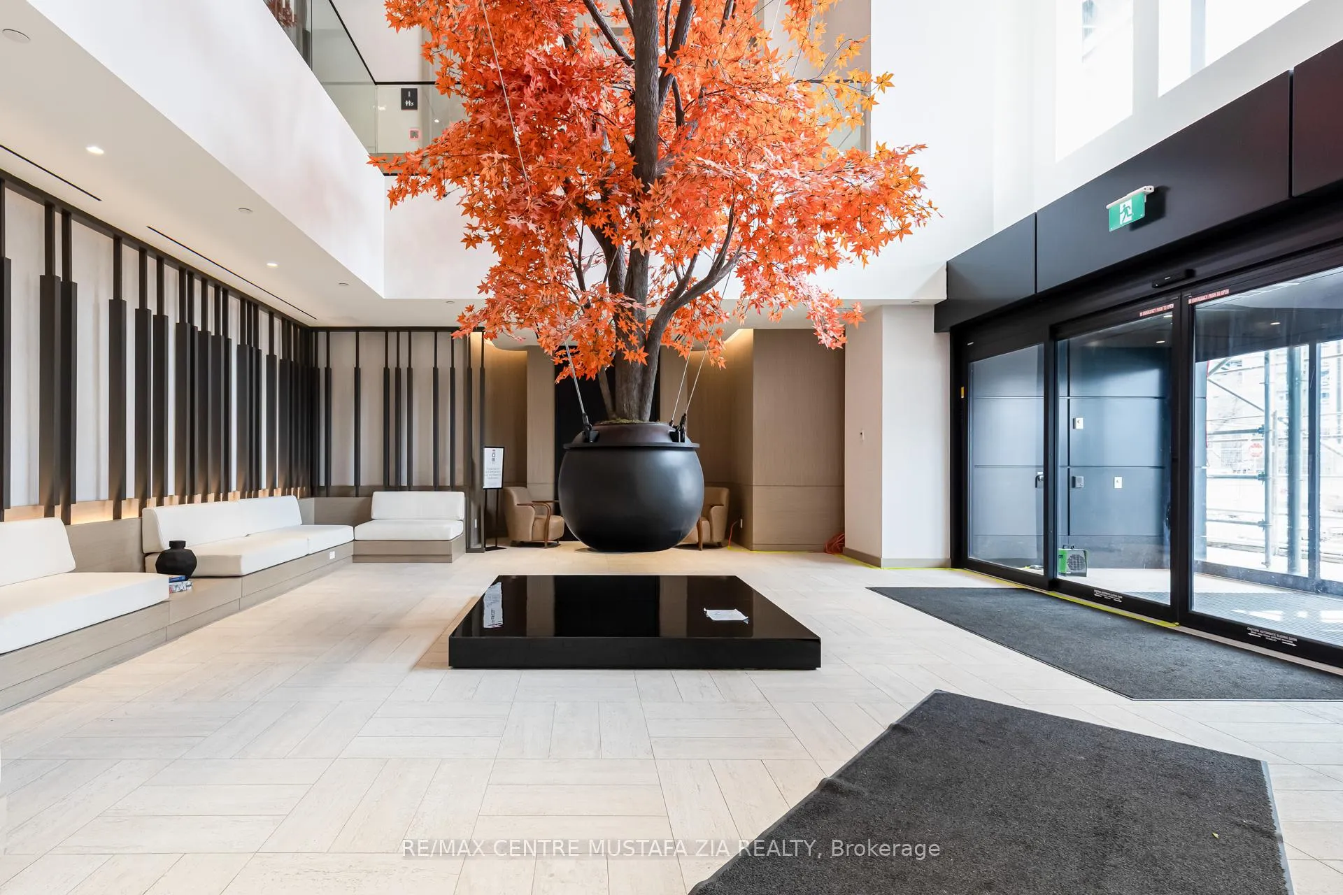 Photo 5 of Unit 1505, 4015 The Exchange, Mississauga, City Centre — HOMEH