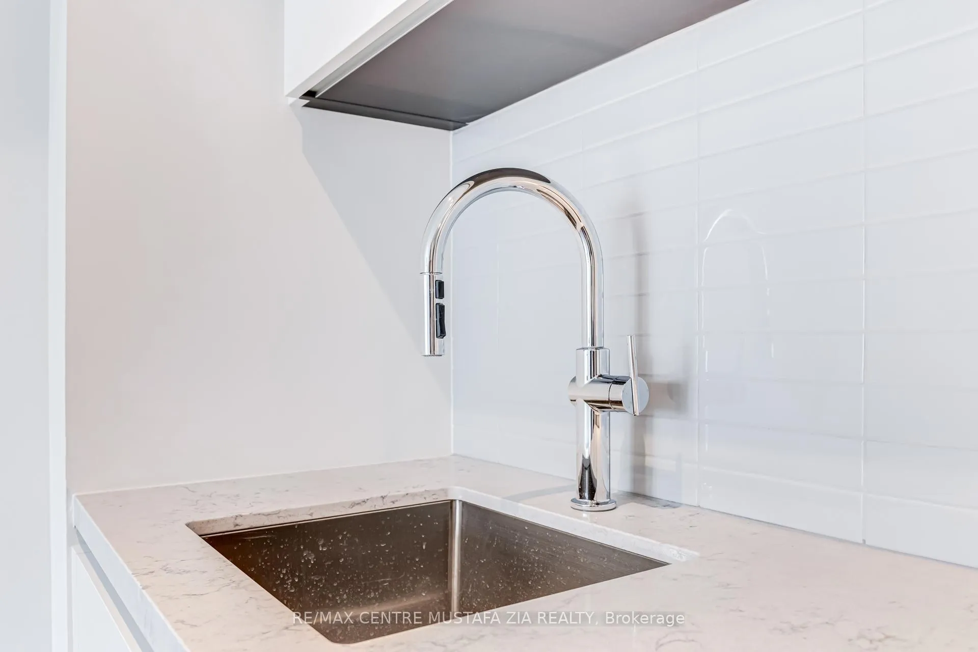 Photo 15 of Unit 1505, 4015 The Exchange, Mississauga, City Centre — HOMEH