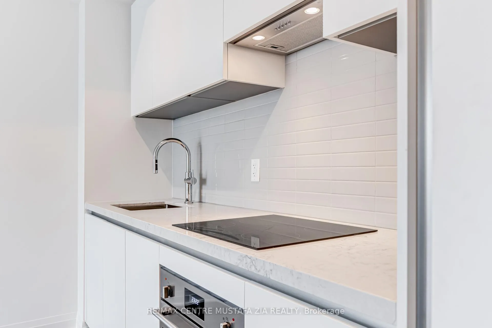Photo 16 of Unit 1505, 4015 The Exchange, Mississauga, City Centre — HOMEH
