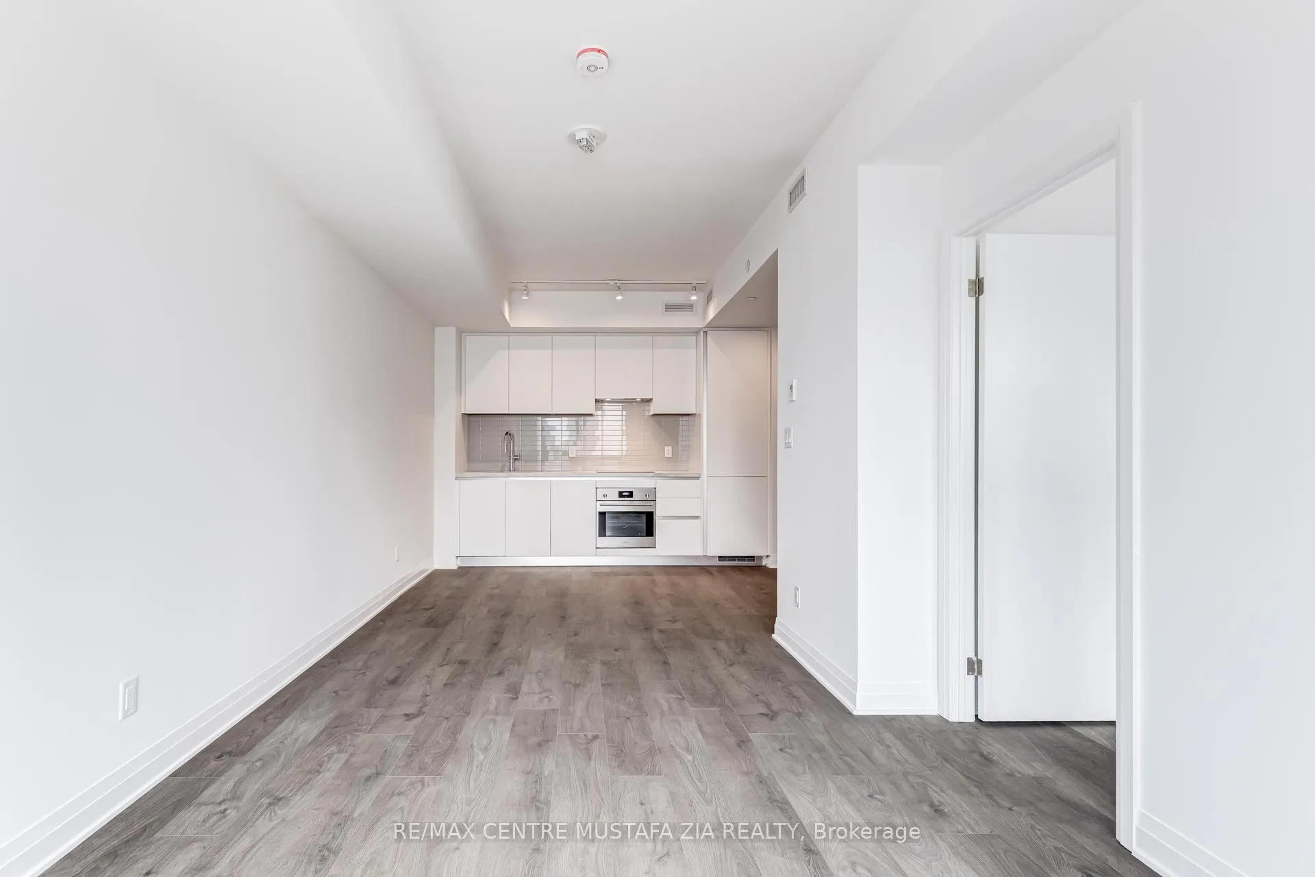 Photo 21 of Unit 1505, 4015 The Exchange, Mississauga, City Centre — HOMEH