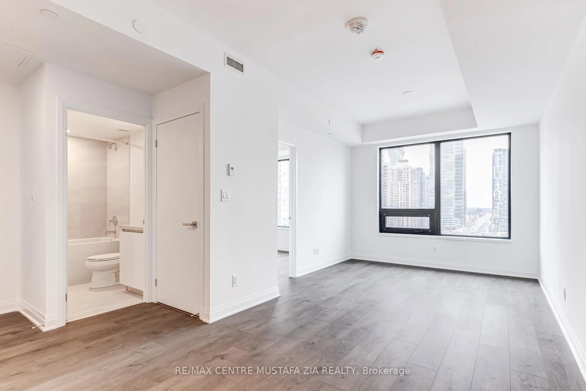 Photo 22 of Unit 1505, 4015 The Exchange, Mississauga, City Centre — HOMEH