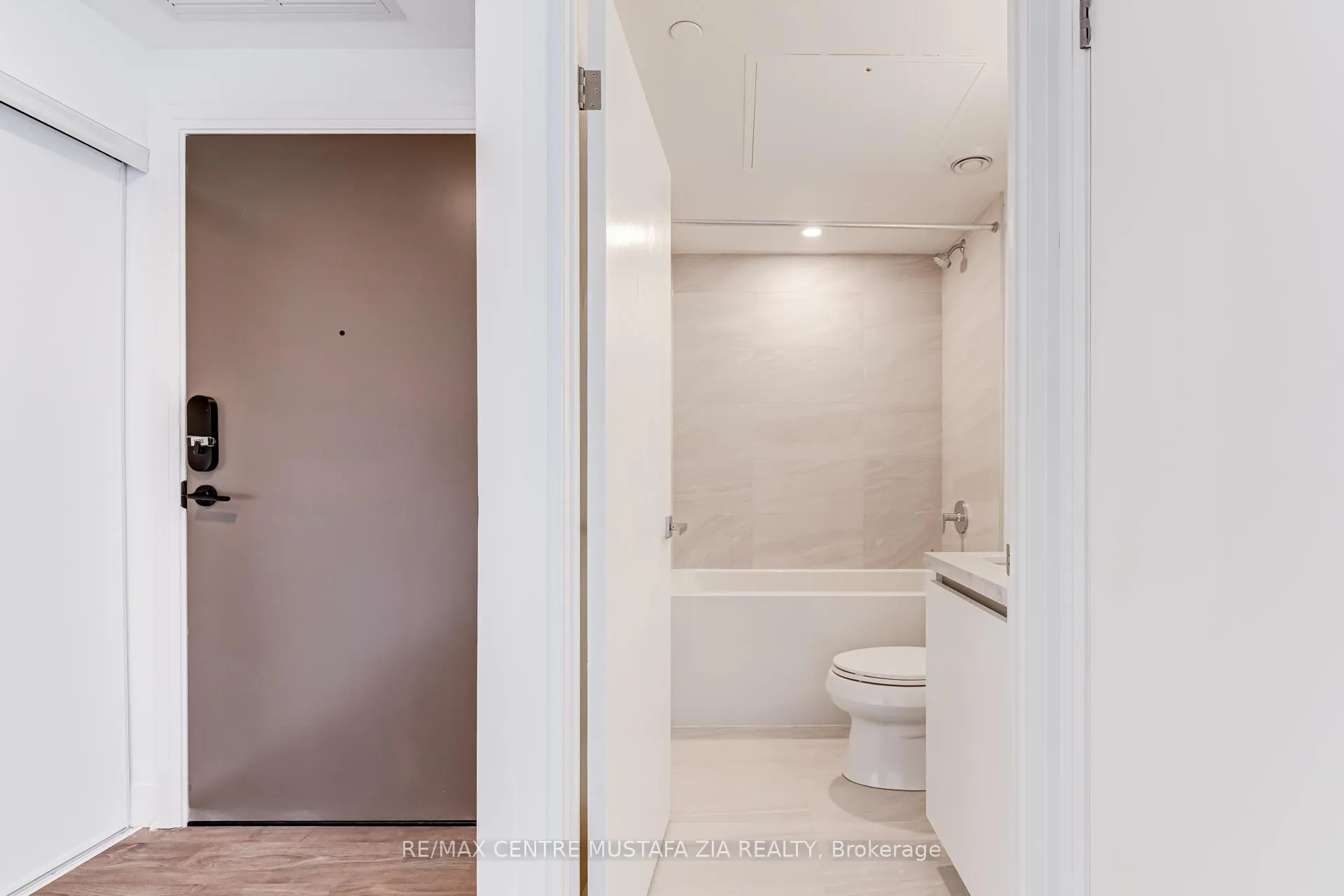 Photo 23 of Unit 1505, 4015 The Exchange, Mississauga, City Centre — HOMEH