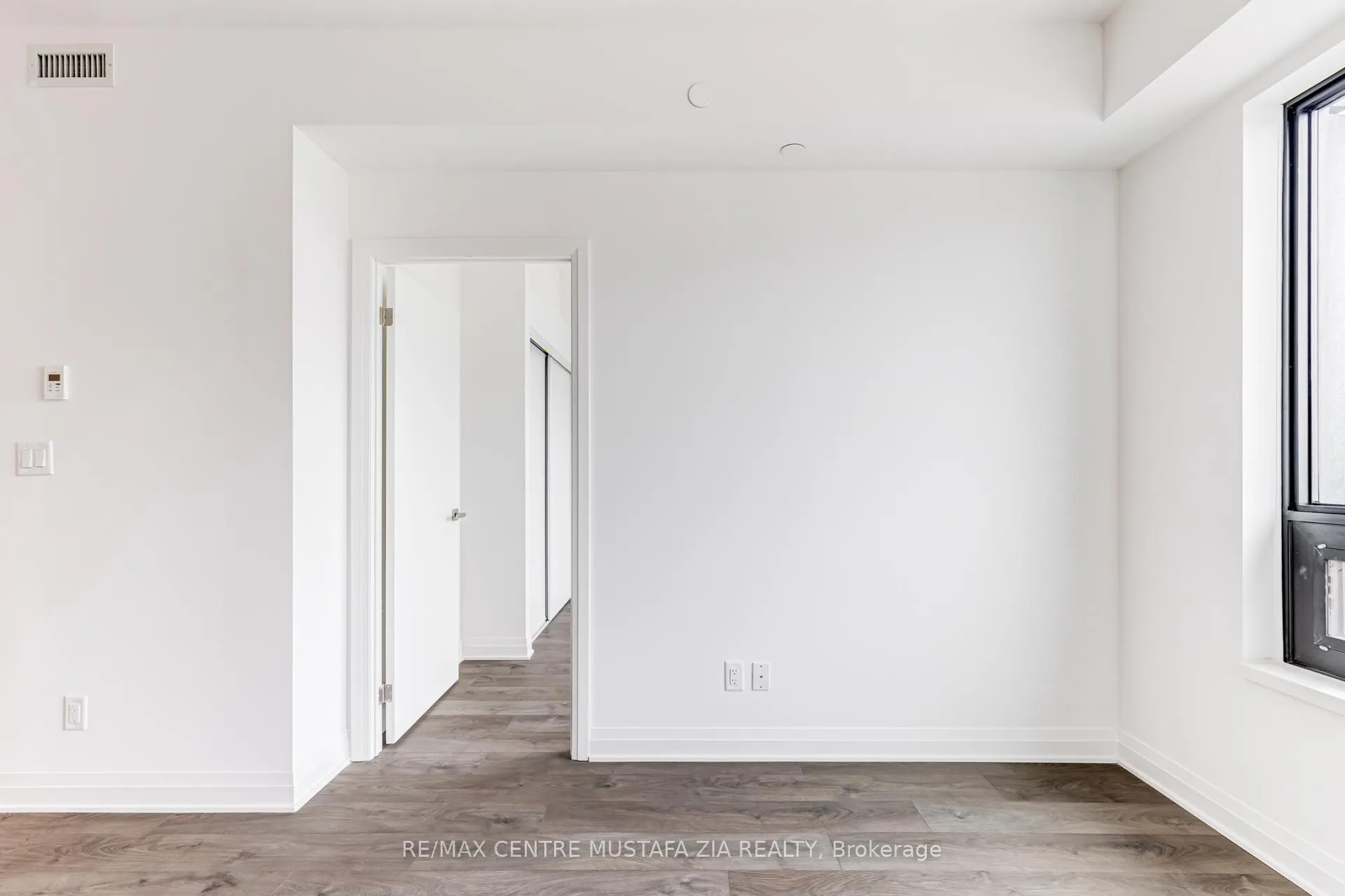 Photo 29 of Unit 1505, 4015 The Exchange, Mississauga, City Centre — HOMEH