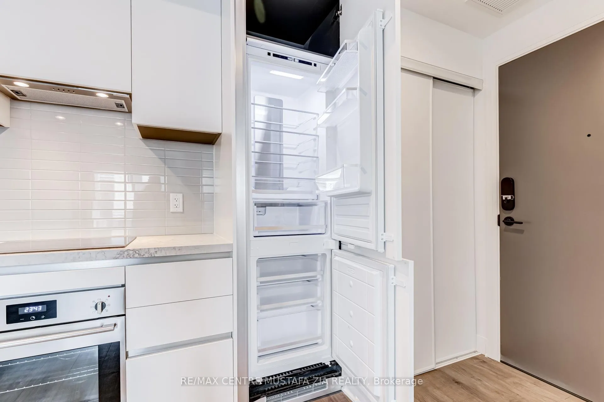 Photo 34 of Unit 1505, 4015 The Exchange, Mississauga, City Centre — HOMEH