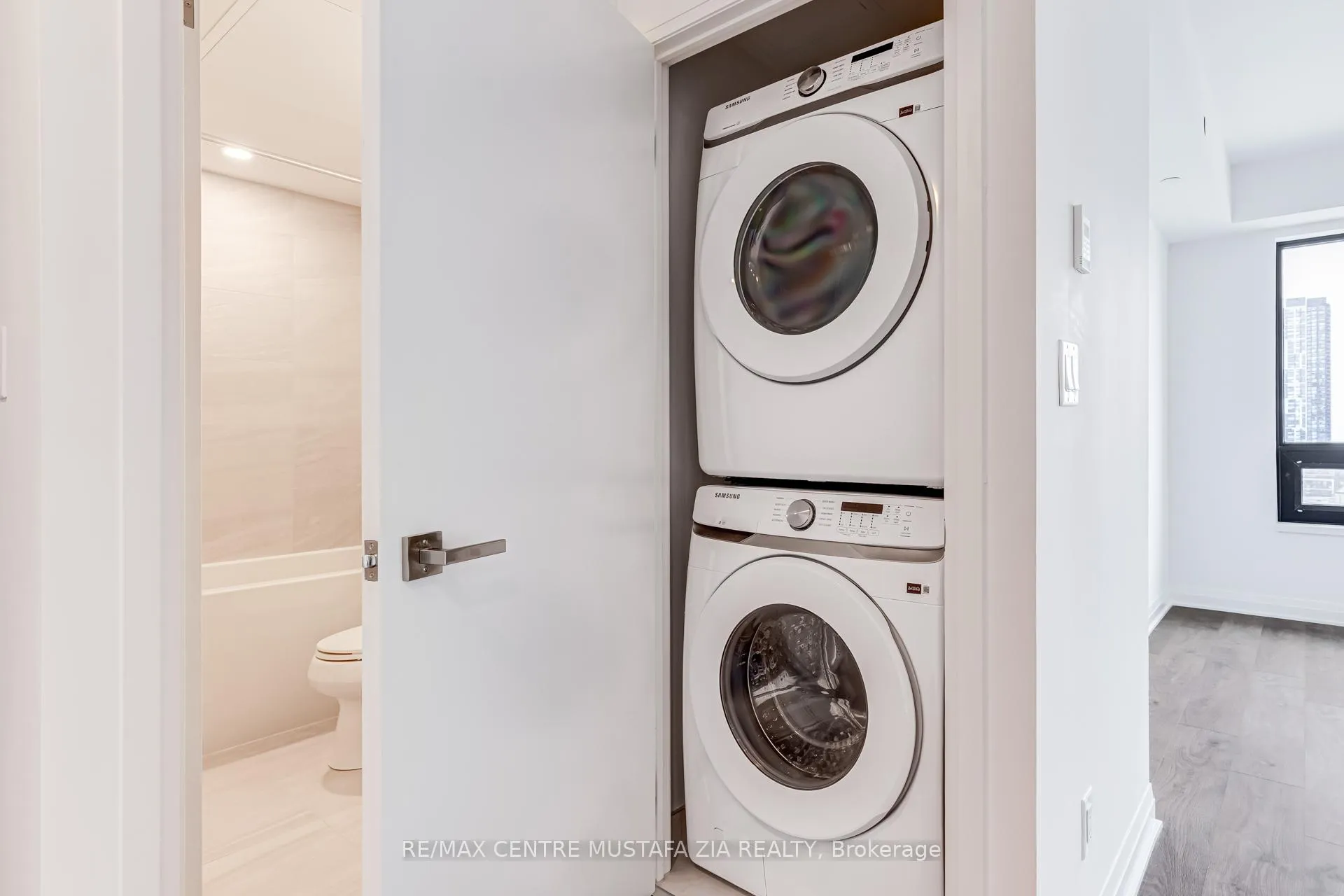 Photo 35 of Unit 1505, 4015 The Exchange, Mississauga, City Centre — HOMEH
